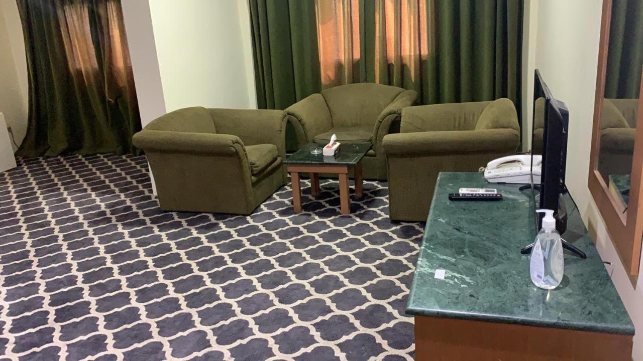 Al Aziziyah Hotel&suites Khamis Mushait Luaran gambar