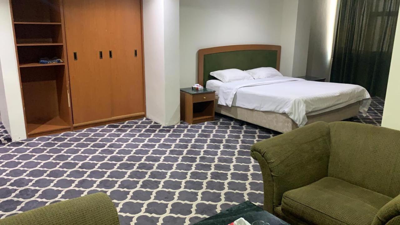 Al Aziziyah Hotel&suites Khamis Mushait Luaran gambar