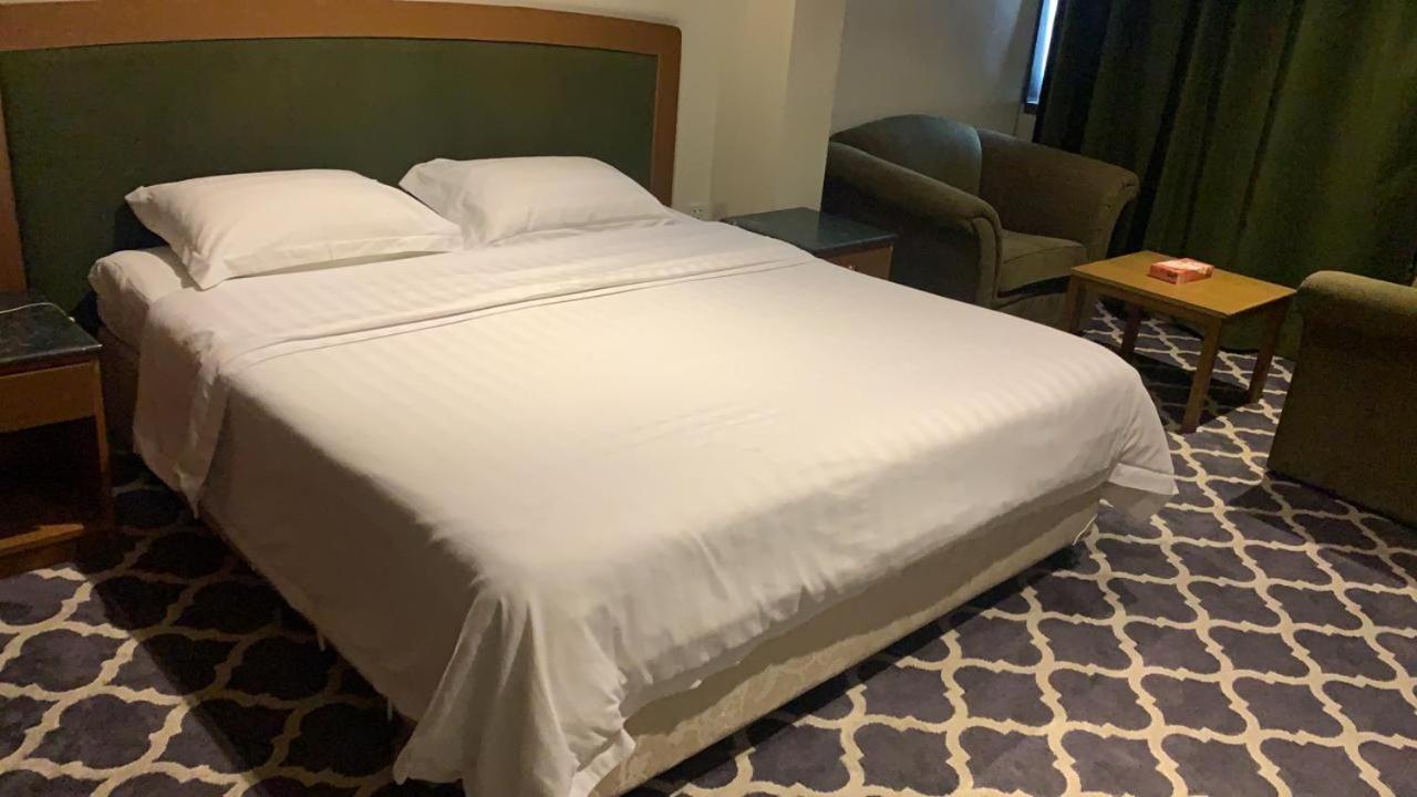 Al Aziziyah Hotel&suites Khamis Mushait Luaran gambar