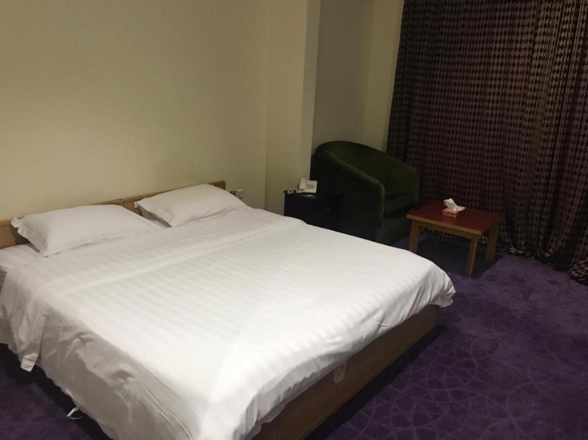 Al Aziziyah Hotel&suites Khamis Mushait Luaran gambar